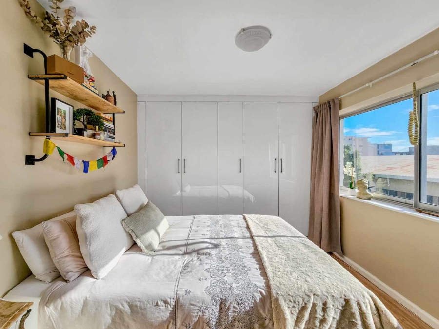 To Let 3 Bedroom Property for Rent in Sea Point Western Cape